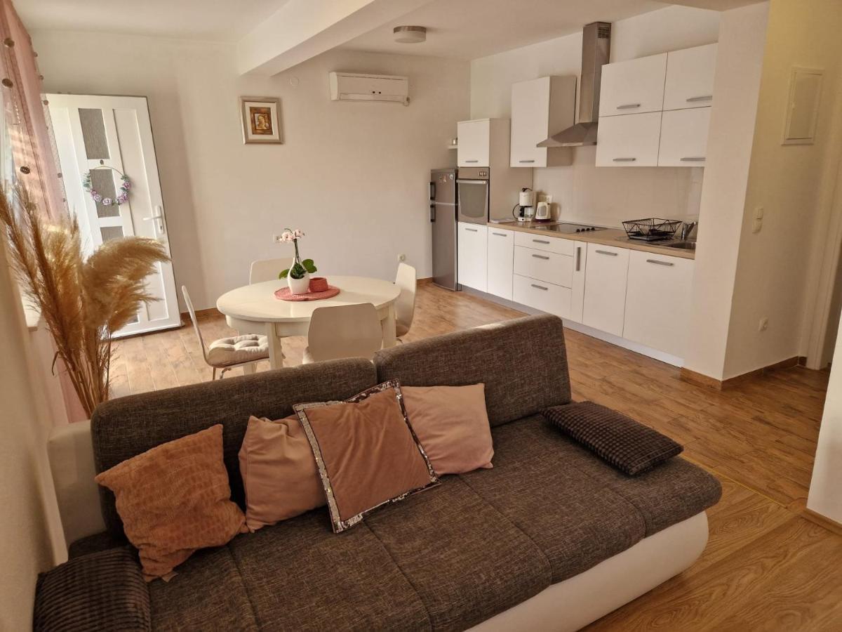 Apartment Dome Biograd Na Moru Eksteriør billede
